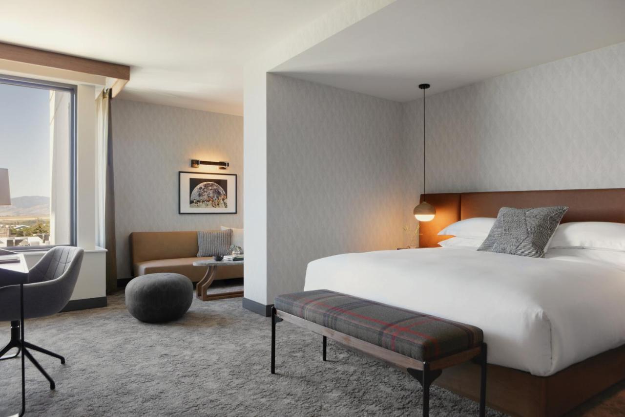 คิมป์ตัน อาร์เมอร์รี โฮเทล โบซแมน Hotel ภายนอก รูปภาพ