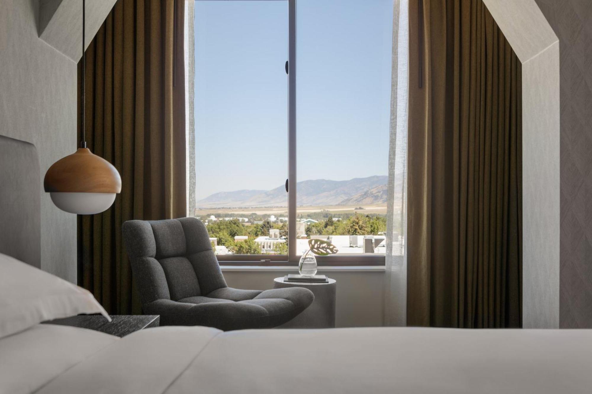 คิมป์ตัน อาร์เมอร์รี โฮเทล โบซแมน Hotel ภายนอก รูปภาพ